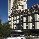 Charmosous Flat דירה